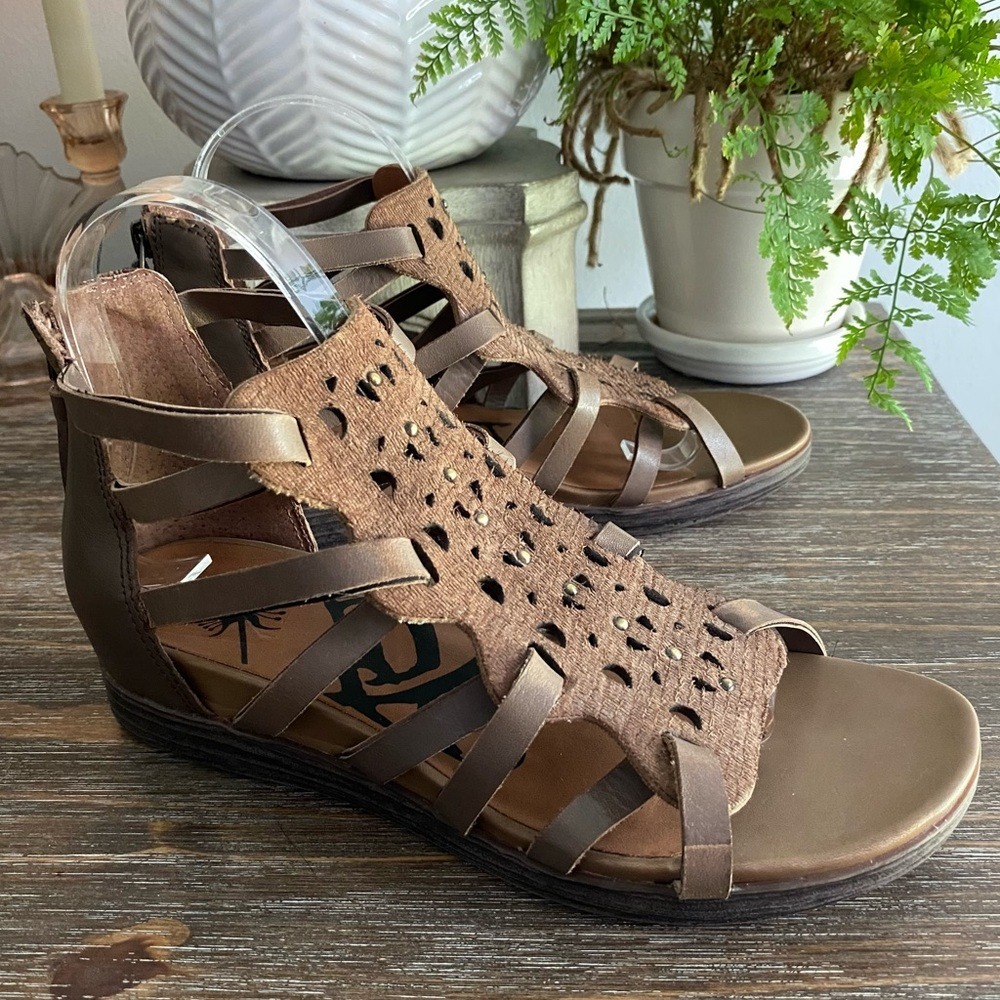 OTBT Bonitas Otter Gladiator Boho Strappy Sandals Shoes‎ Womens 7 Tan Brown